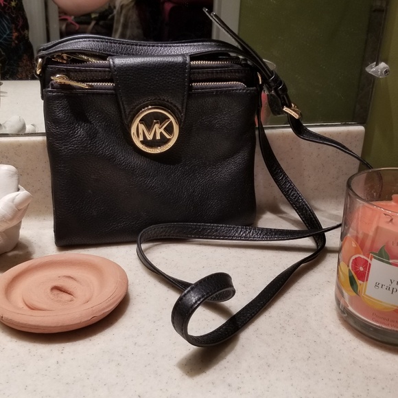 Michael Kors Handbags - Michael Kors, Black Multi Pocket Crossbody